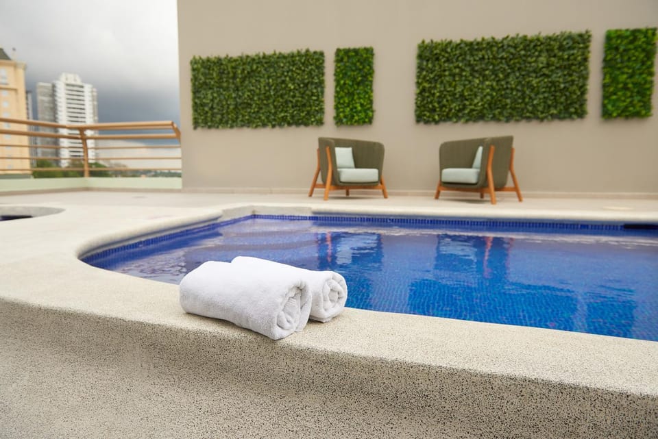 Swimming pool, Swimming pool