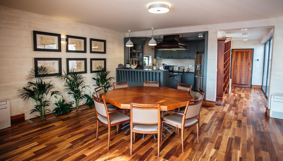 Restaurant/places to eat, Communal lounge/ TV room, BBQ facilities, Garden, Library, Coffee/tea facilities, Kitchen or kitchenette, Lounge or bar, Banquet/Function facilities, Dining area, Lunch, Dinner, Alcoholic drinks, Non alcoholic drinks