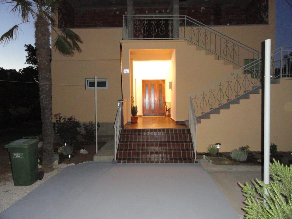 Holiday House Marija Bed and Breakfast in Zadar County
