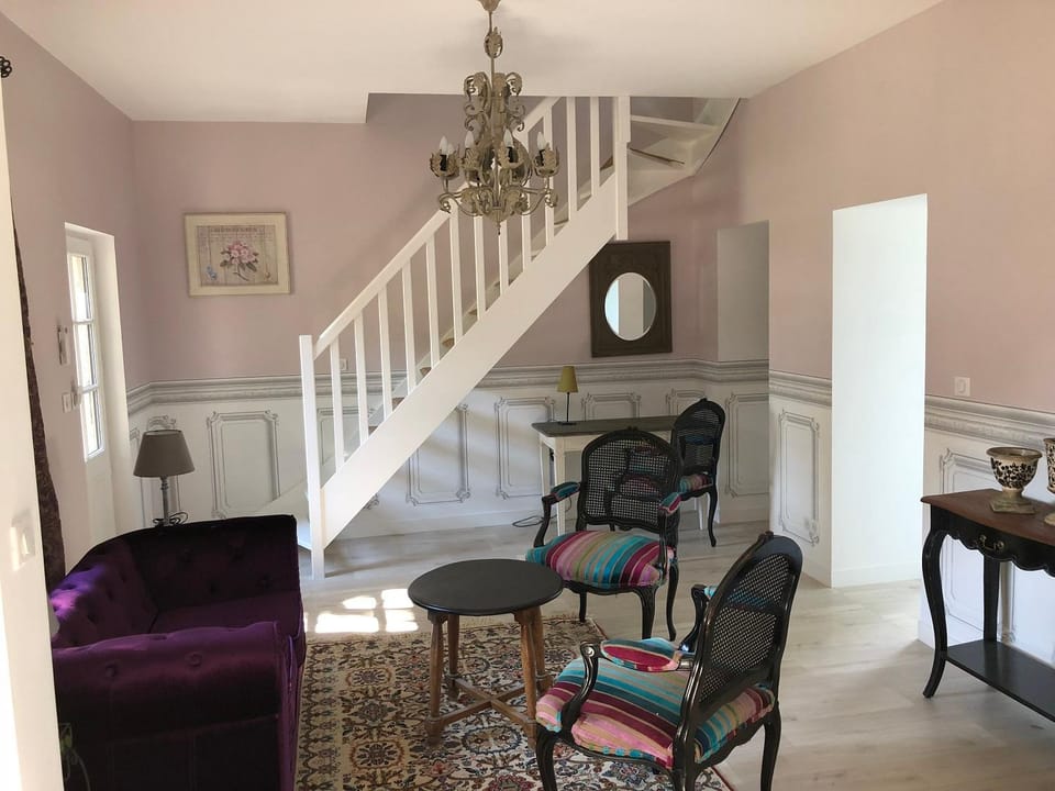 Living room, Decorative detail, Dining area