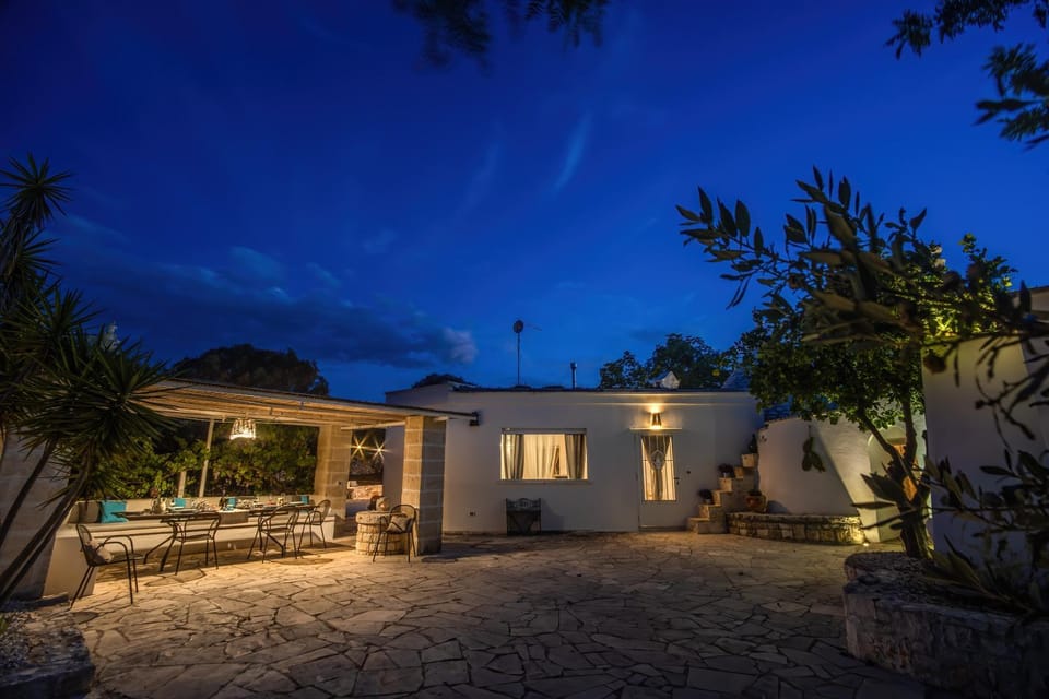 Property building, Restaurant/places to eat