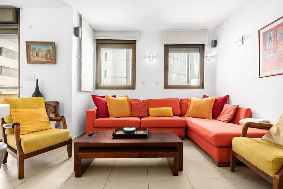 Communal lounge/ TV room, Living room