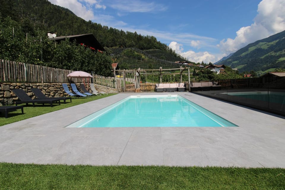 Swimming pool, Swimming pool