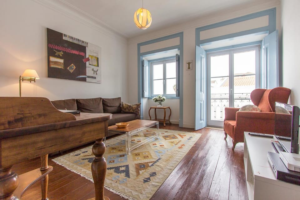 Communal lounge/ TV room, TV and multimedia, Living room, Decorative detail, Seating area