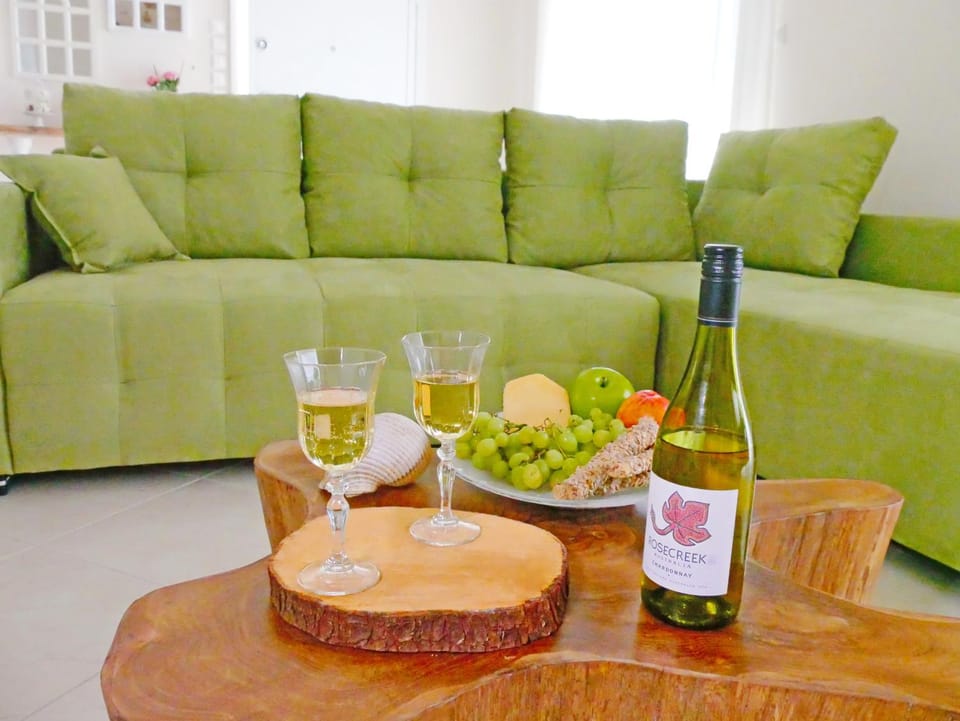 Living room, Decorative detail, Seating area