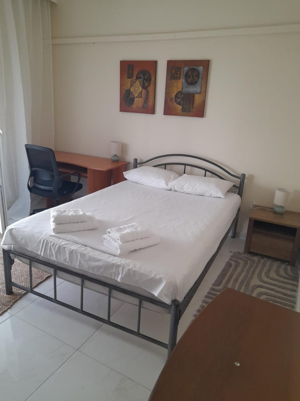 Bed, Bedroom, towels