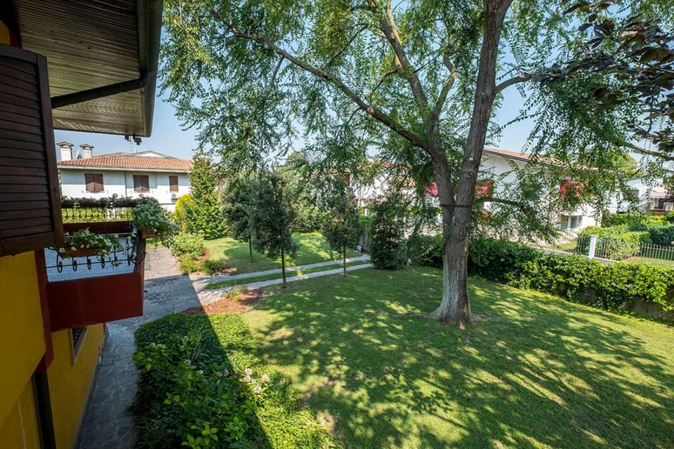 Garden, Balcony/Terrace, Garden view, Street view