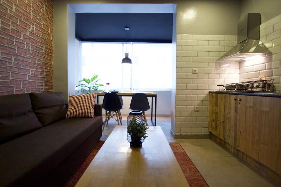 Kitchen or kitchenette, Living room, Seating area, Dining area, minibar, pet friendly, stove
