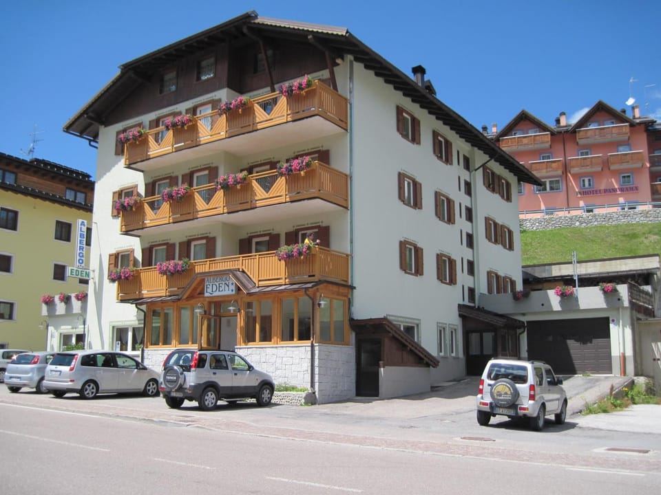 Facade/entrance, Summer