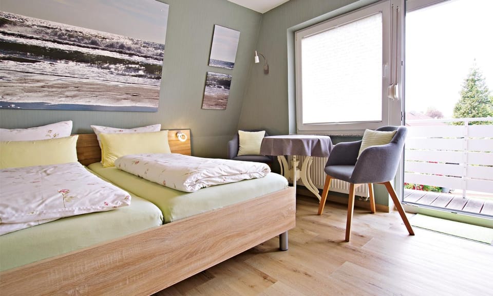 Bed, Living room, Seating area, Bedroom