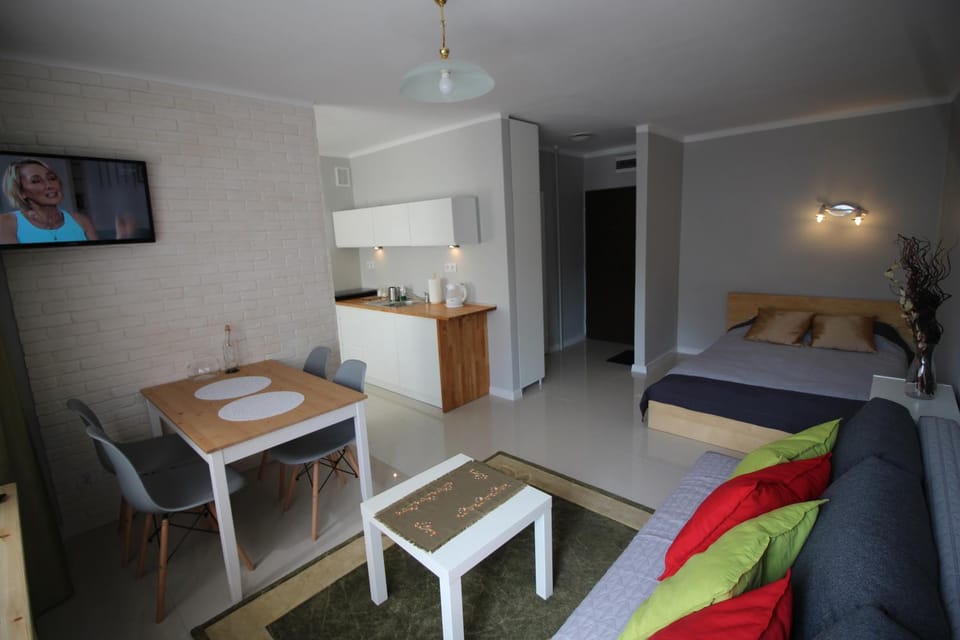 TV and multimedia, Kitchen or kitchenette, Living room, Seating area, Dining area, Bedroom