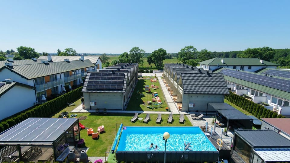 Property building, Bird's eye view, Garden, Pool view