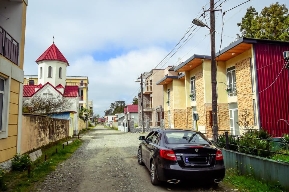 Neighbourhood, Street view
