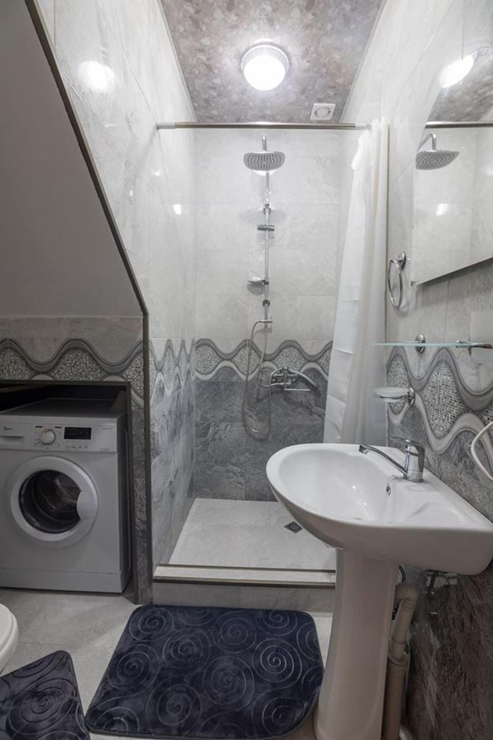 Shower, Toilet, Bathroom