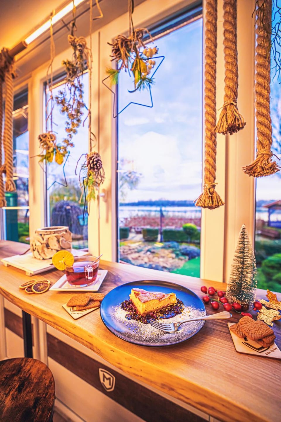 Restaurant/places to eat, Natural landscape, Food and drinks, Food, Breakfast, Lunch, Dinner