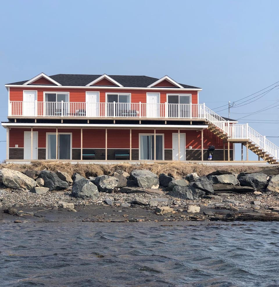 Raleigh Rooms & Taylor's Crafts Motel in Newfoundland and Labrador