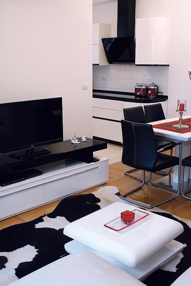 Kitchen or kitchenette, Living room, Dining area