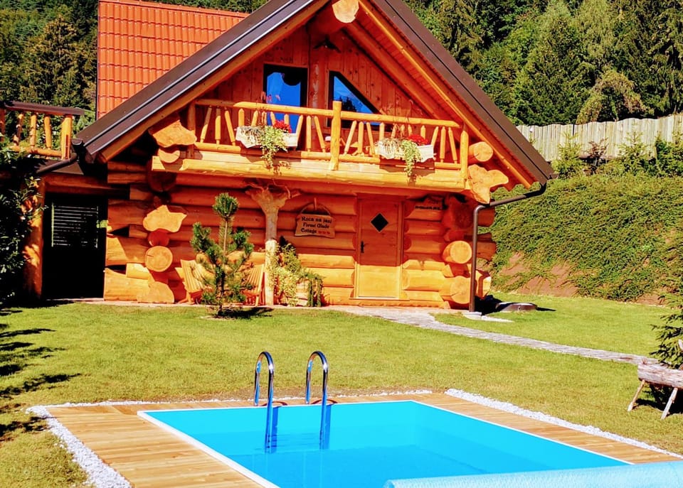 Property building, Garden, Pool view, Swimming pool