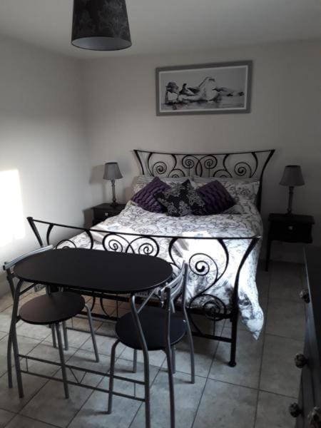 Foxholes Accommodation Bed and Breakfast in Wales