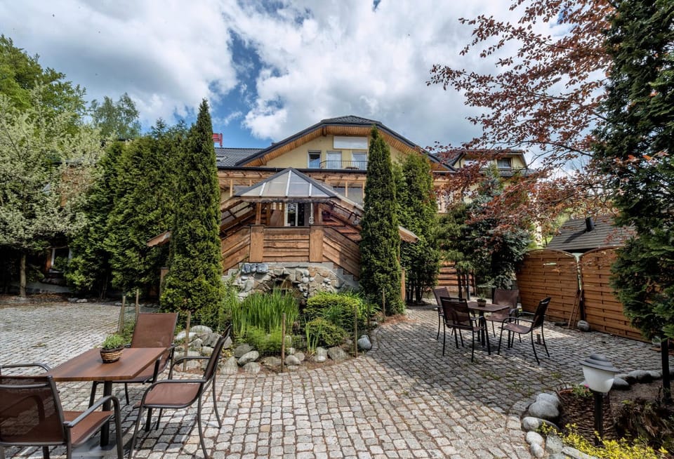 Property building, Day, Garden, Garden view