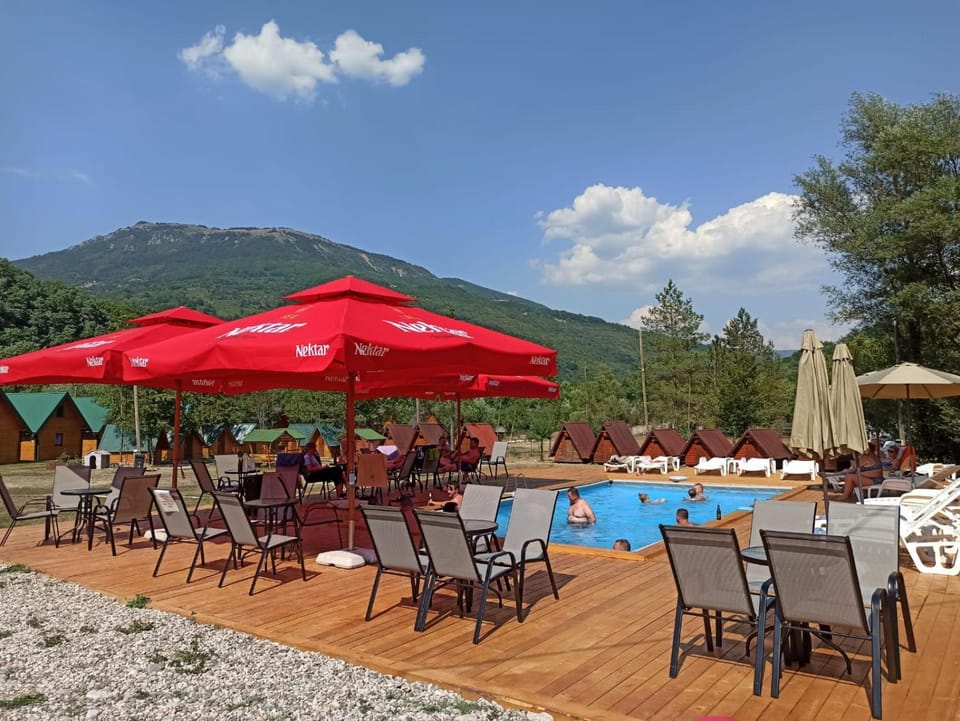Nearby landmark, Spring, Day, Natural landscape, Mountain view, Swimming pool, sunbed