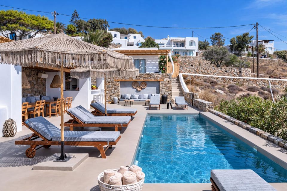 Swimming pool, sunbed
