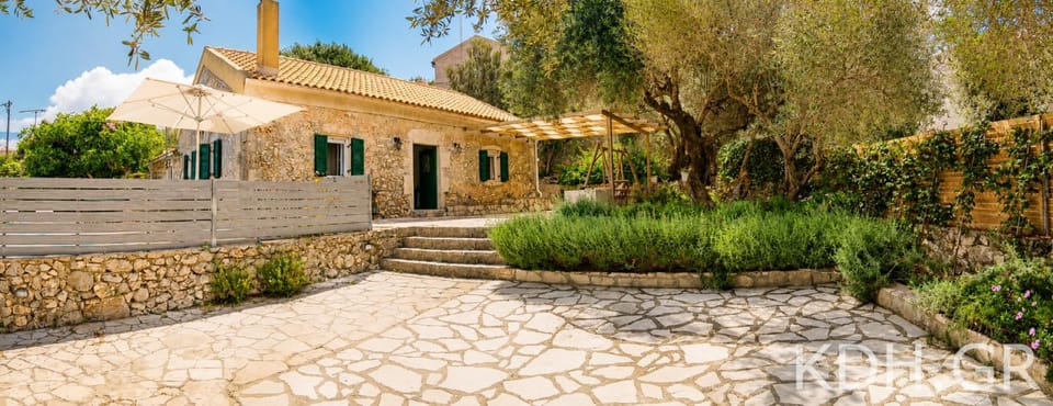 Property building, Garden, Garden view, Garden view