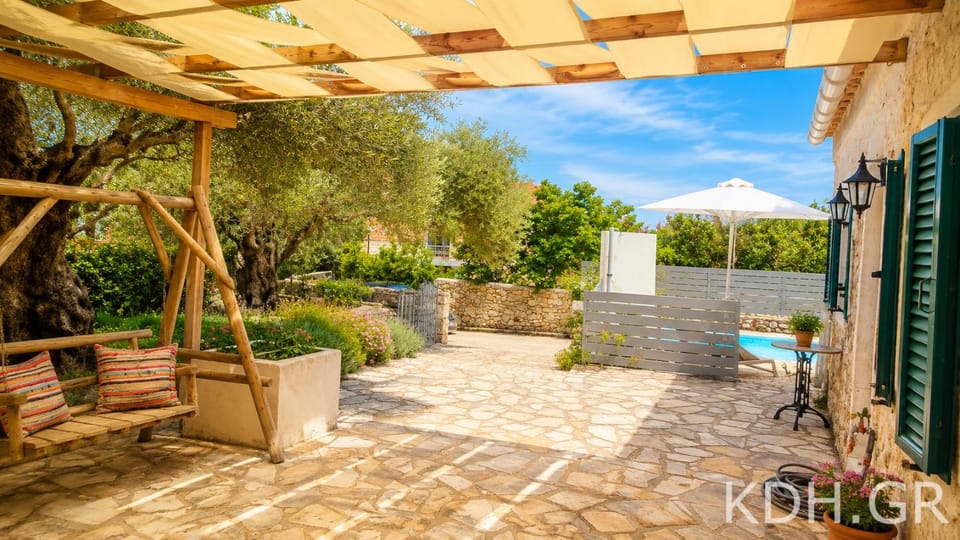 Property building, Spring, Day, Garden, View (from property/room), Balcony/Terrace, Garden view, Pool view, Swimming pool