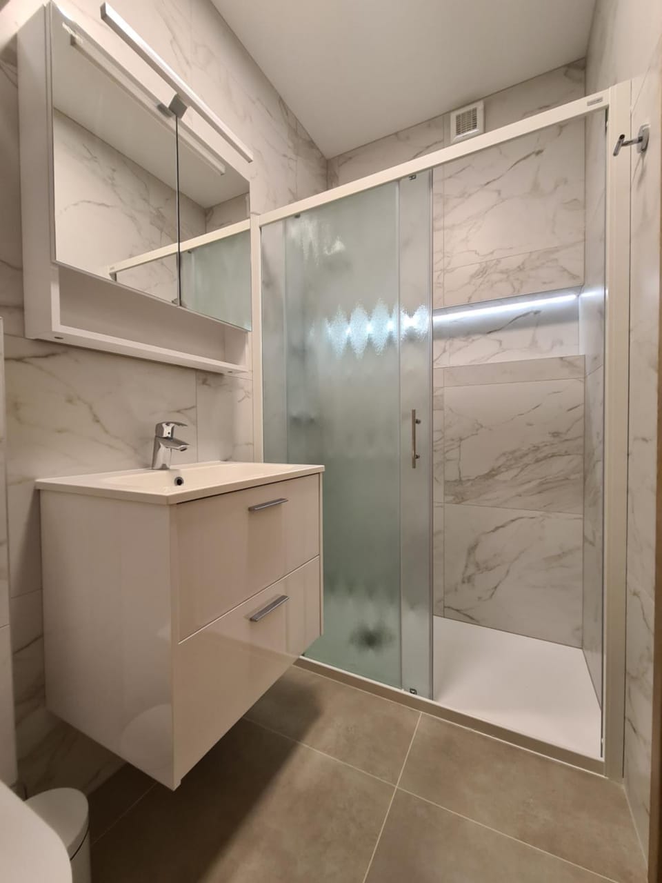 Shower, Bathroom
