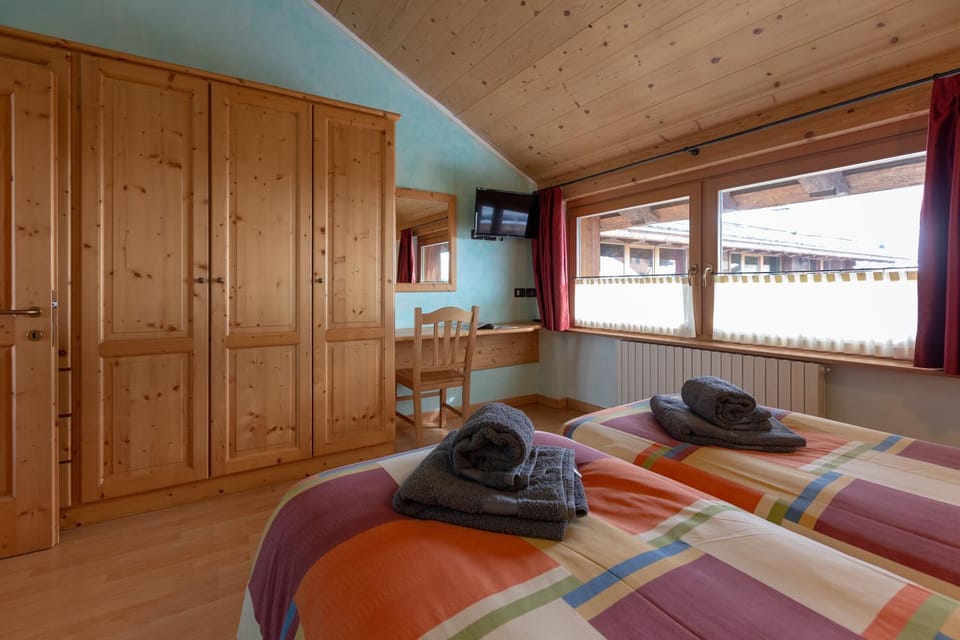 La Grolla Rooms & Apartments Apartment hotel in Canton of Grisons
