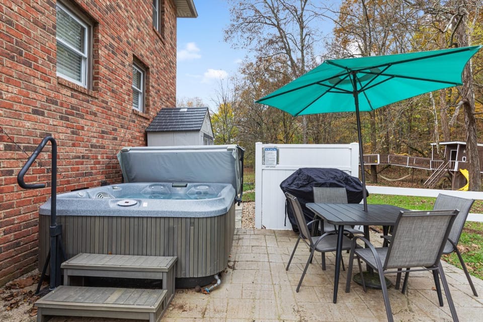Patio, Spa and wellness centre/facilities