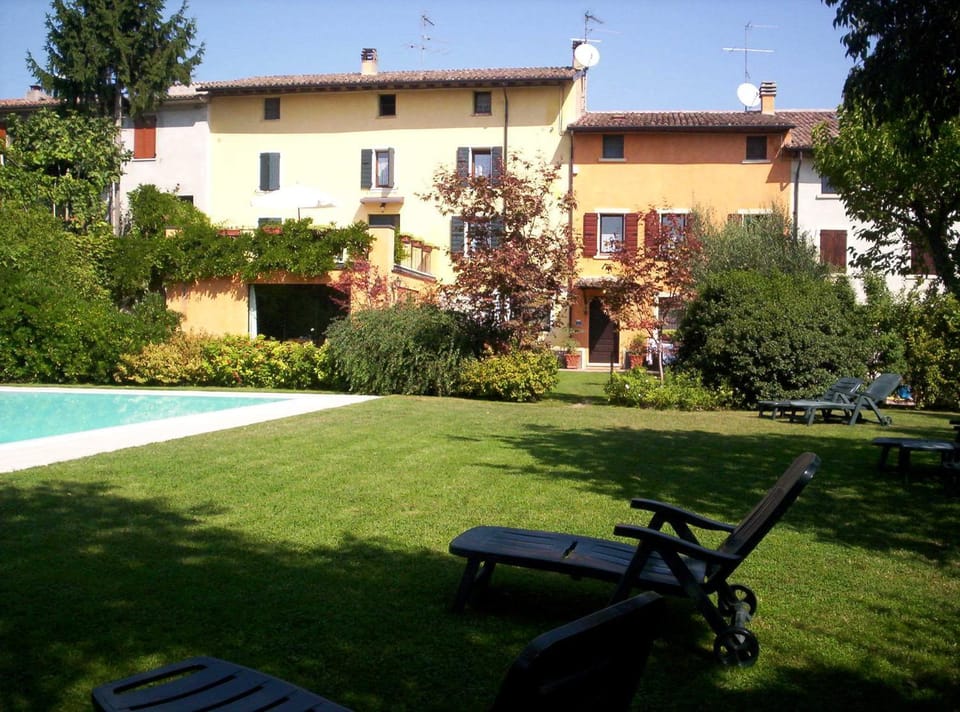 B&B Casale Onida Bed and Breakfast in Province of Brescia