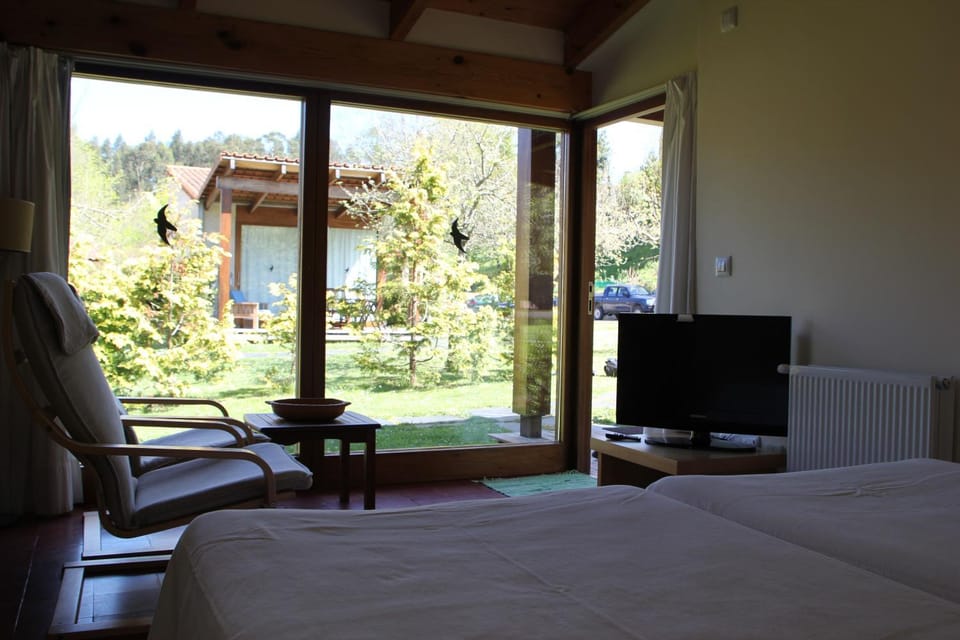 Garden, Photo of the whole room, Decorative detail, Bedroom