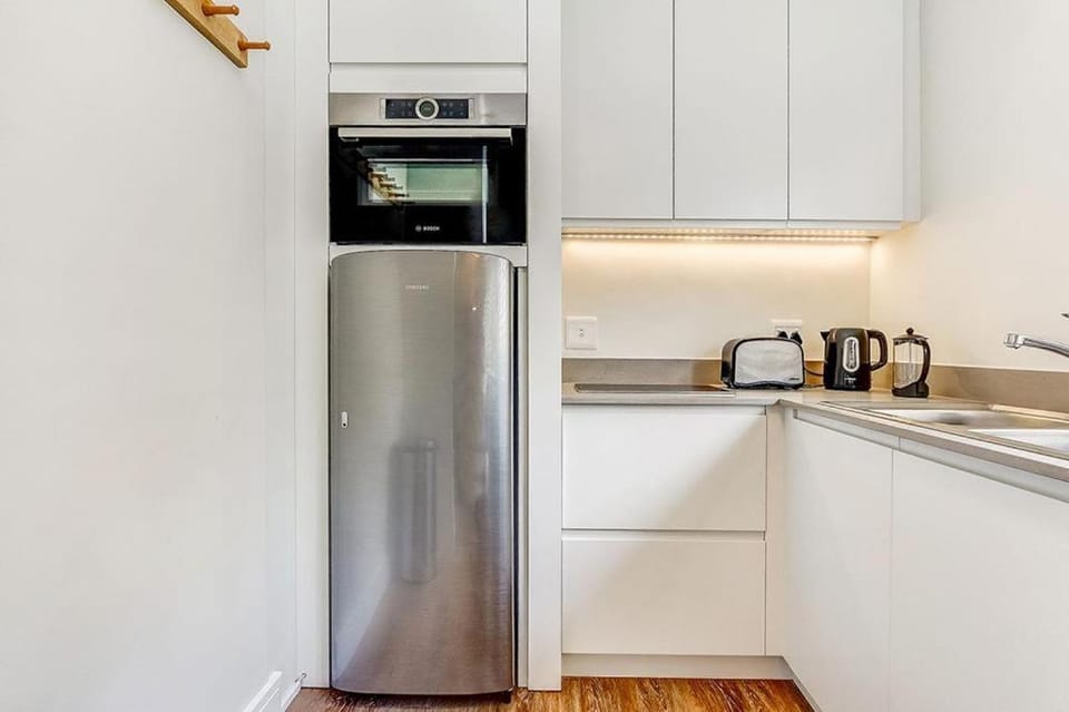 Coffee/tea facilities, Kitchen or kitchenette, minibar, pet friendly, stove, toaster