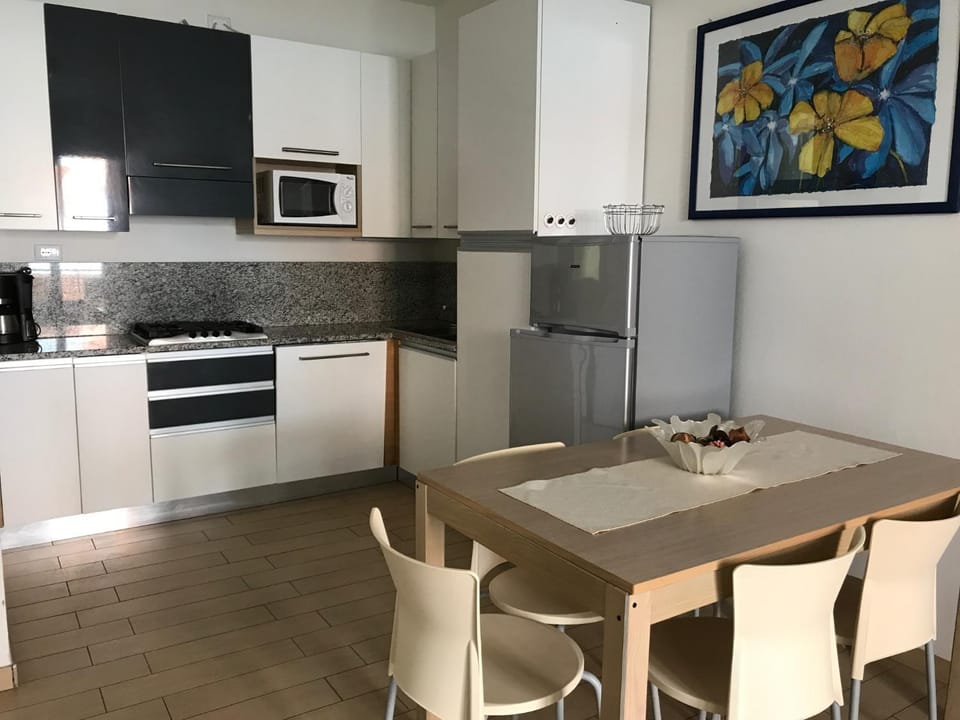 TV and multimedia, Kitchen or kitchenette, Living room