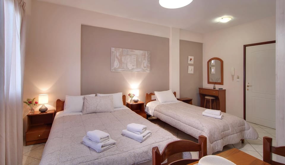 Tsironis Guesthouse Bed and Breakfast in Peloponnese, Western Greece and the Ionian