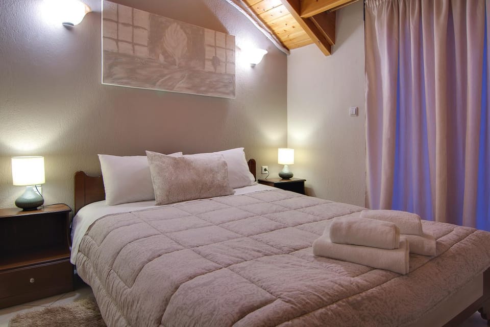 Tsironis Guesthouse Bed and Breakfast in Peloponnese, Western Greece and the Ionian