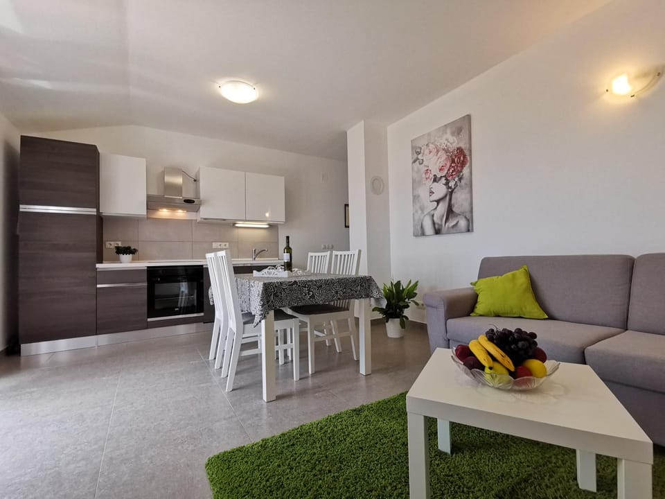 Kitchen or kitchenette, Living room, Dining area