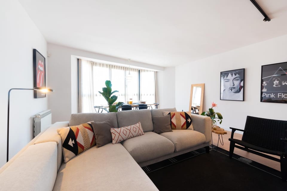 Living room, Seating area, Dining area