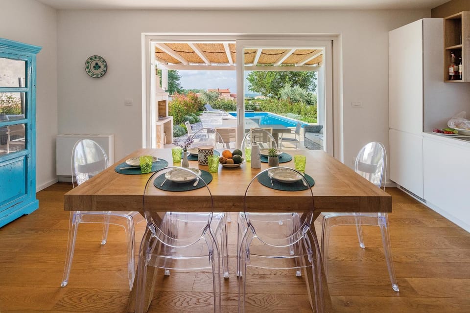 Dining area, Drinks
