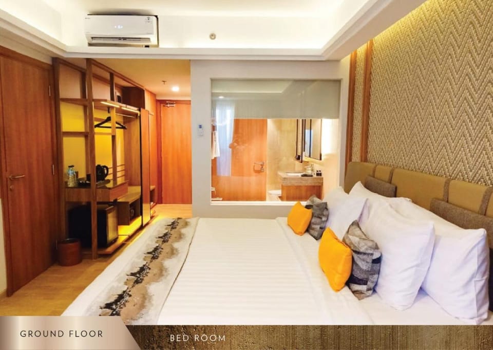 Shower, Toilet, Bathroom, TV and multimedia, Coffee/tea facilities, Balcony/Terrace, Seating area, Bedroom, Mountain view, Pool view, Sea view, Street view, Swimming pool, bunk bed