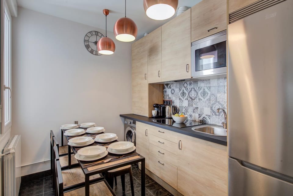 Coffee/tea facilities, Kitchen or kitchenette, Dining area