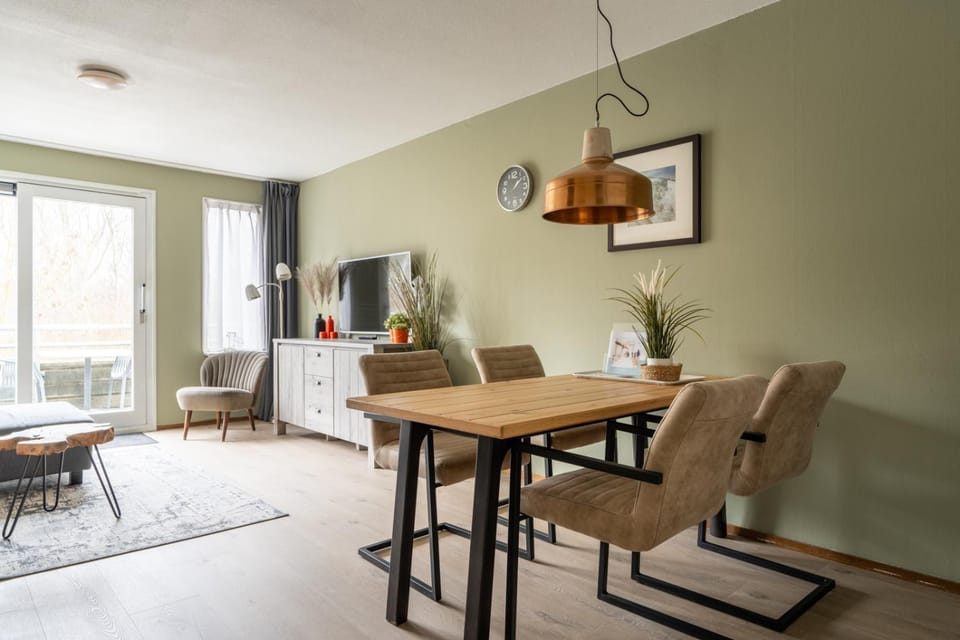 Living room, Photo of the whole room, Seating area, Dining area