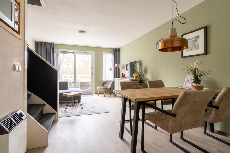 Living room, Photo of the whole room, Seating area