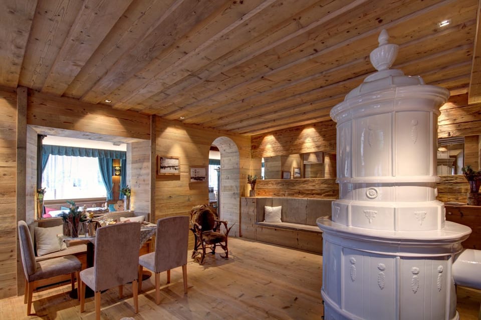 Communal lounge/ TV room, Dining area