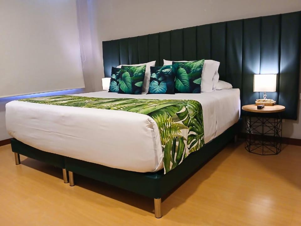 Bed, Photo of the whole room, Decorative detail, Bedroom