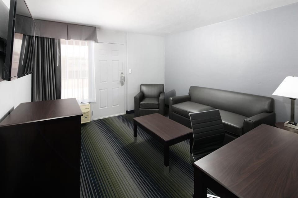 Living room, Seating area, hair dresser