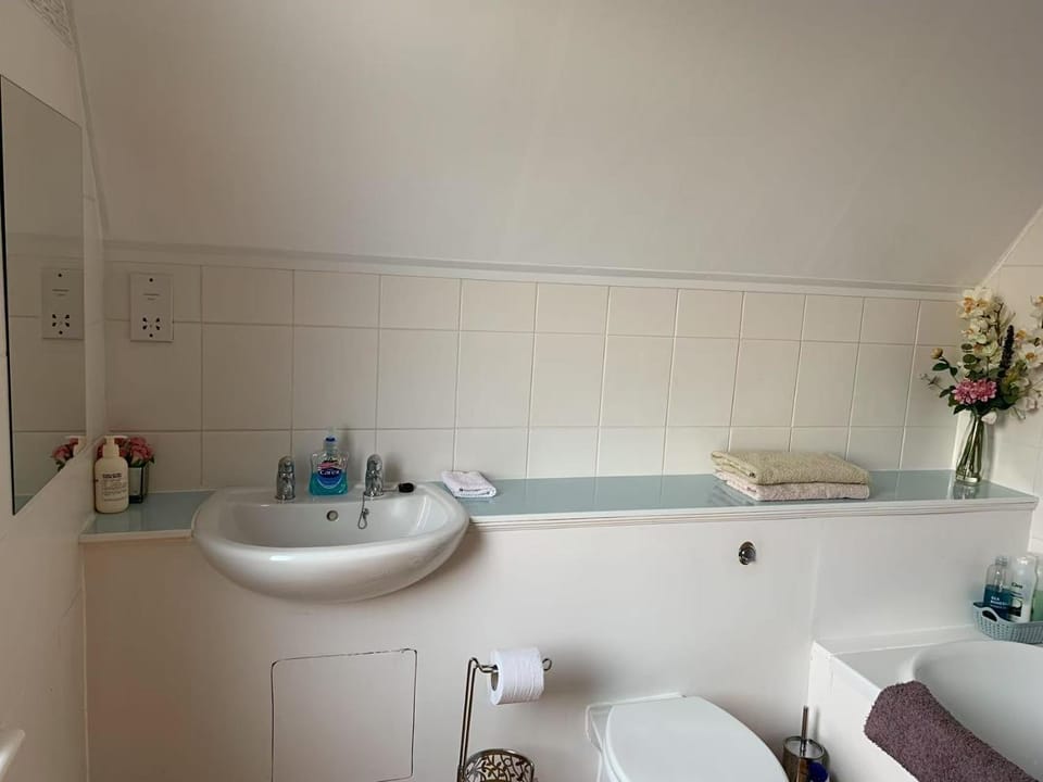 Hillhouse Bed and Breakfast in Edinburgh