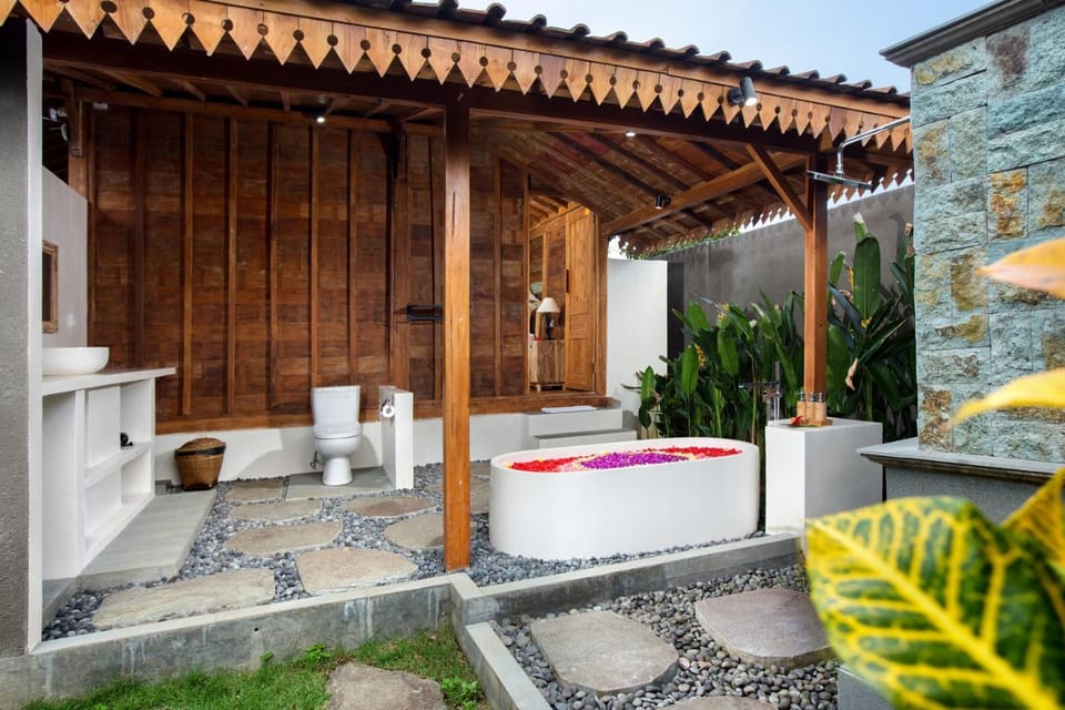 Bathroom, Bath