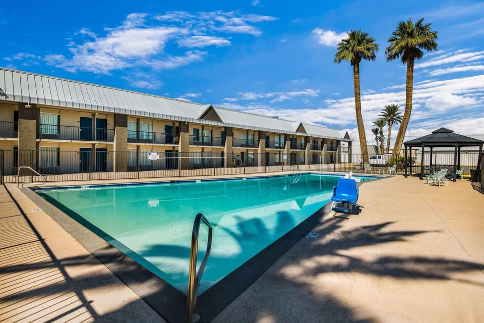 Activities, On site, Pool view, Swimming pool, Swimming pool